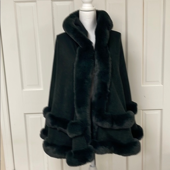 🌸 poncho/ cape🌸 NWOT - Picture 1 of 4